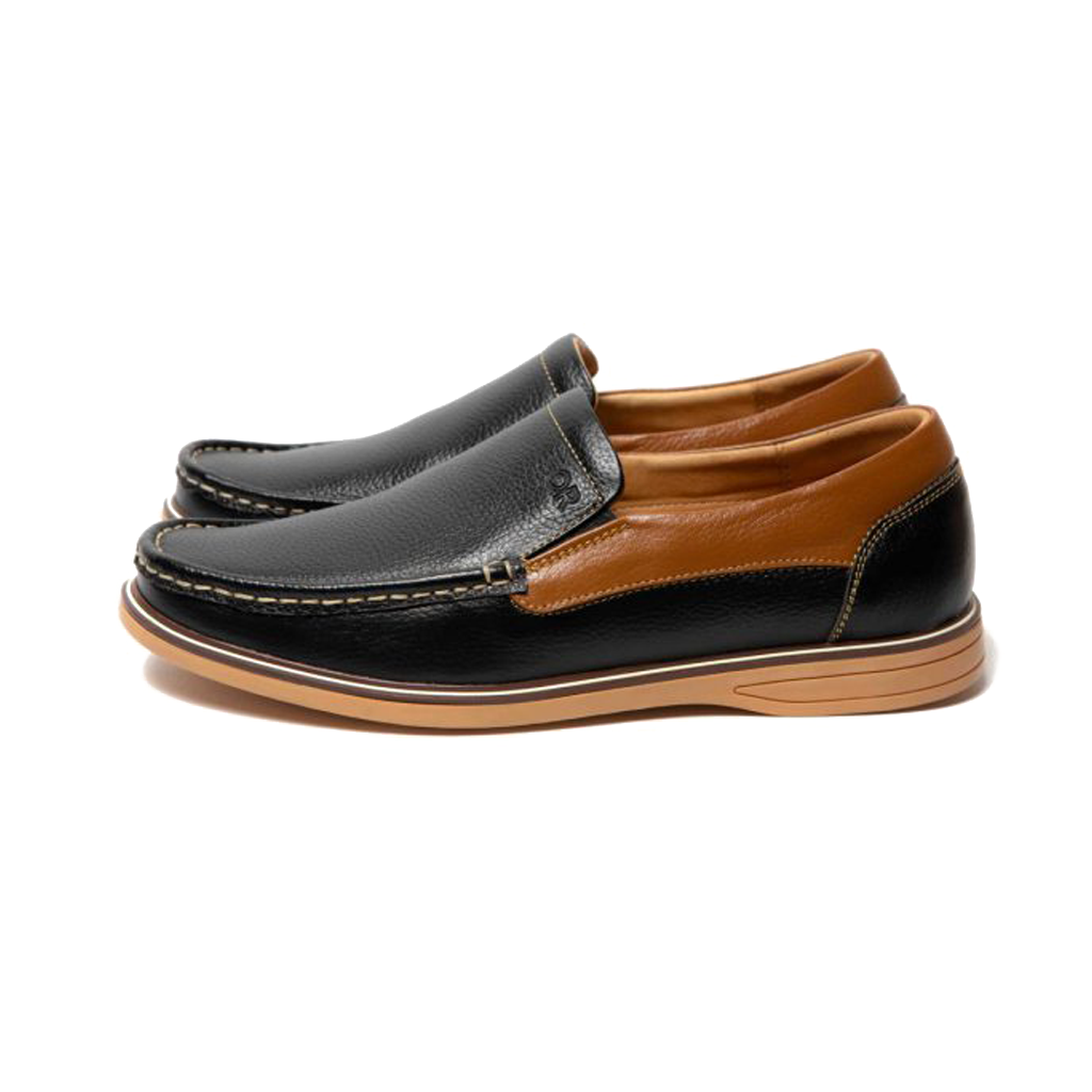 GIÀY SLIP-ON DA BÒ MÀU ĐEN ĐẾ NÂU F06