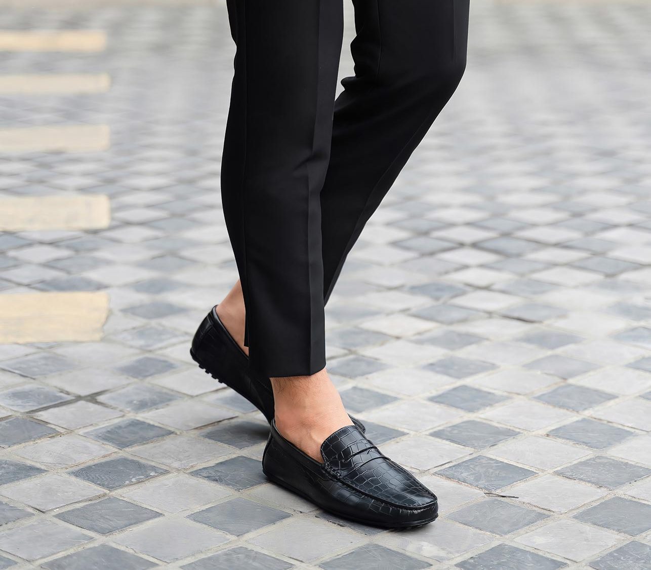 Riêng tư: GIÀY LƯỜI MOCCASIN DA VÂN CÁ SẤU MÀU ĐEN MF20