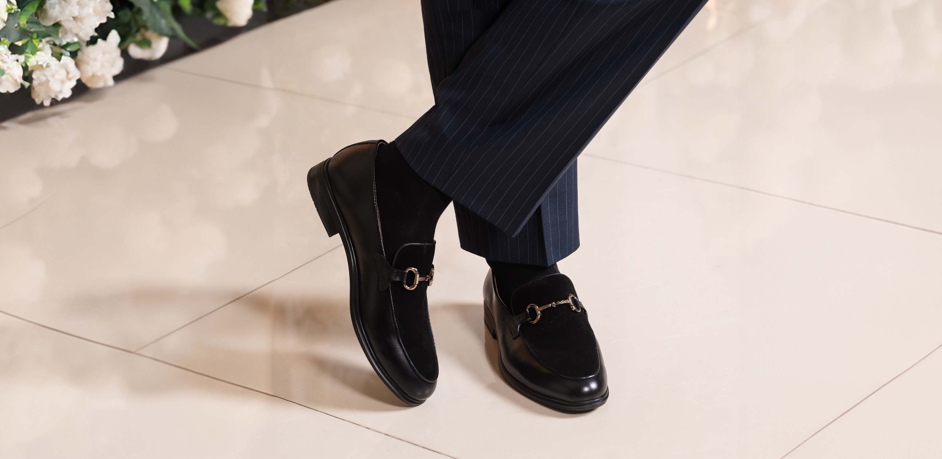 Riêng tư: GIÀY SUEDE HORSEBIT LOAFER DA BÒ MÀU  ĐEN HLF06