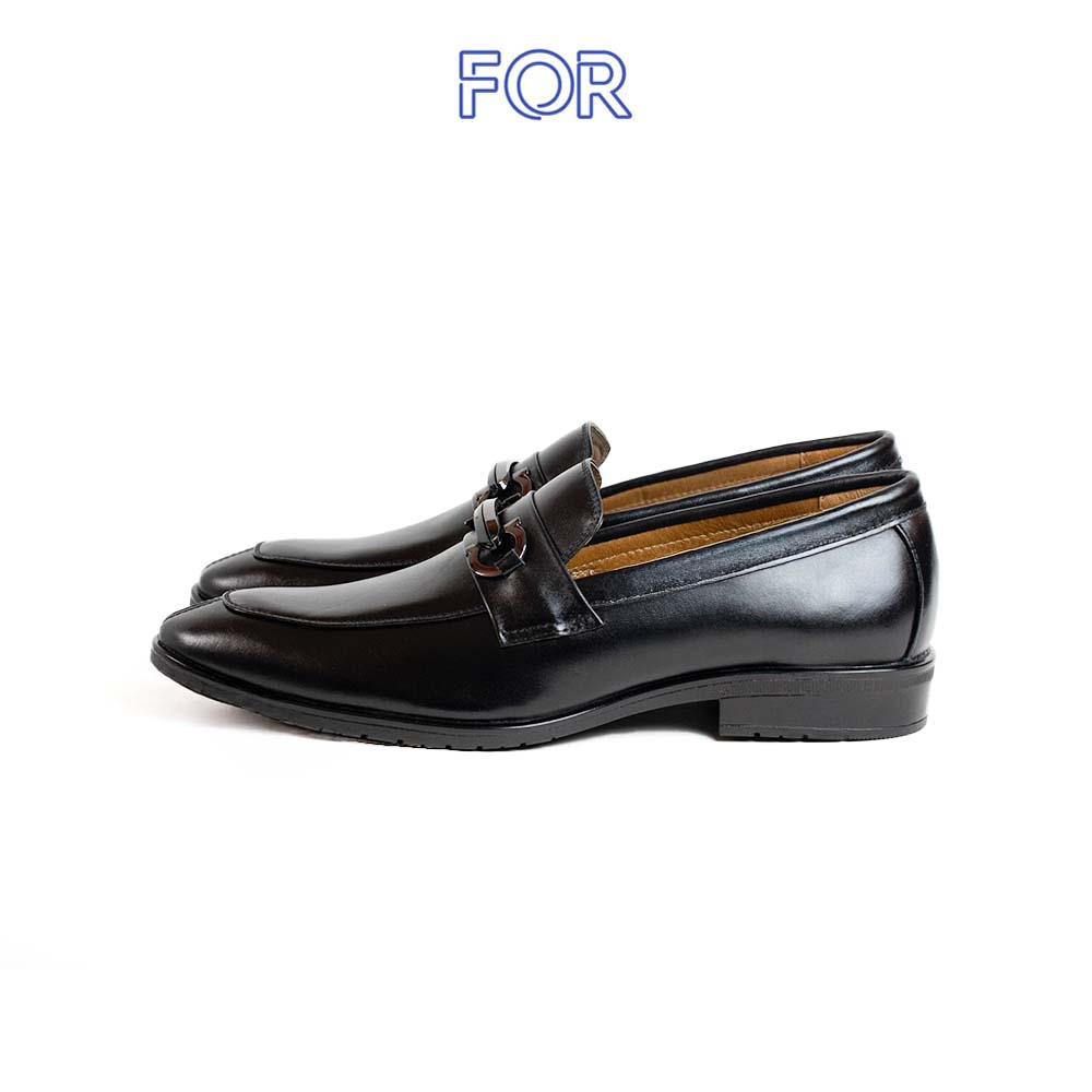GIÀY LƯỜI PENNY LOAFERS DA BÒ MÀU ĐEN CÓ KHUY PHOM MŨI NHỌN HLF06